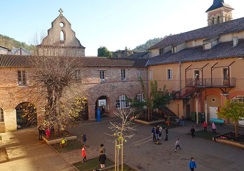 LYCÉE PROFESSIONNEL SAINT ÉTIENNE Aspect Occitanie